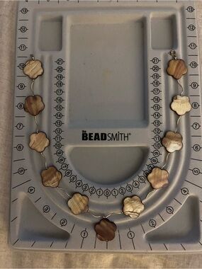 Shell Clover Link Necklace in Brown and Cream